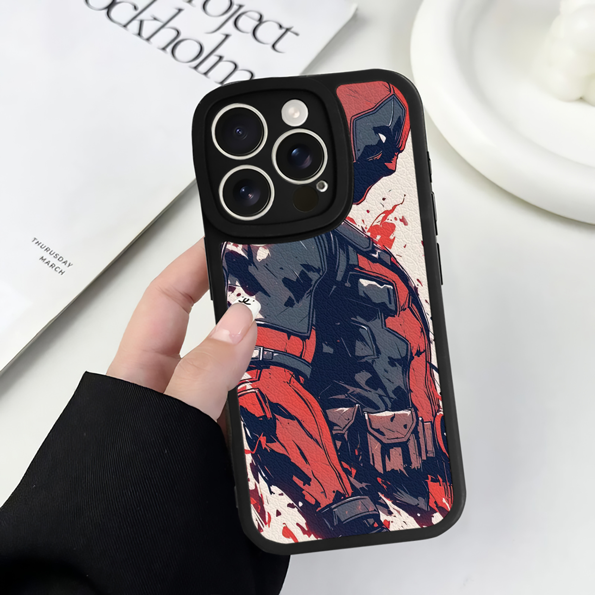 （画像用） Deadpool デッドプール 【iPhone 16シリーズ対応】シリコンスマホケース（レザー調） 材質：シリコン